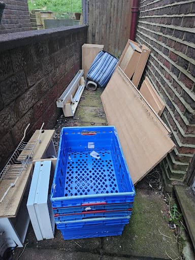 Dirty business rubbish clearance — Customer photo