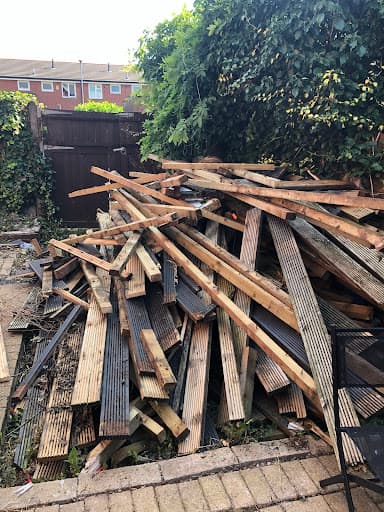 GET RID RUBBISH REMOVALS AND HOUSE CLEARANCE . Rubbish removal Manchester. House clearance Manchester. — Customer photo