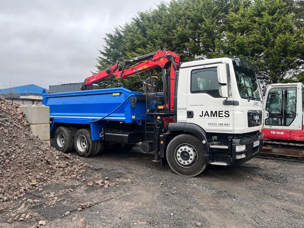 James grab & Tipper Hire (Muck Away)