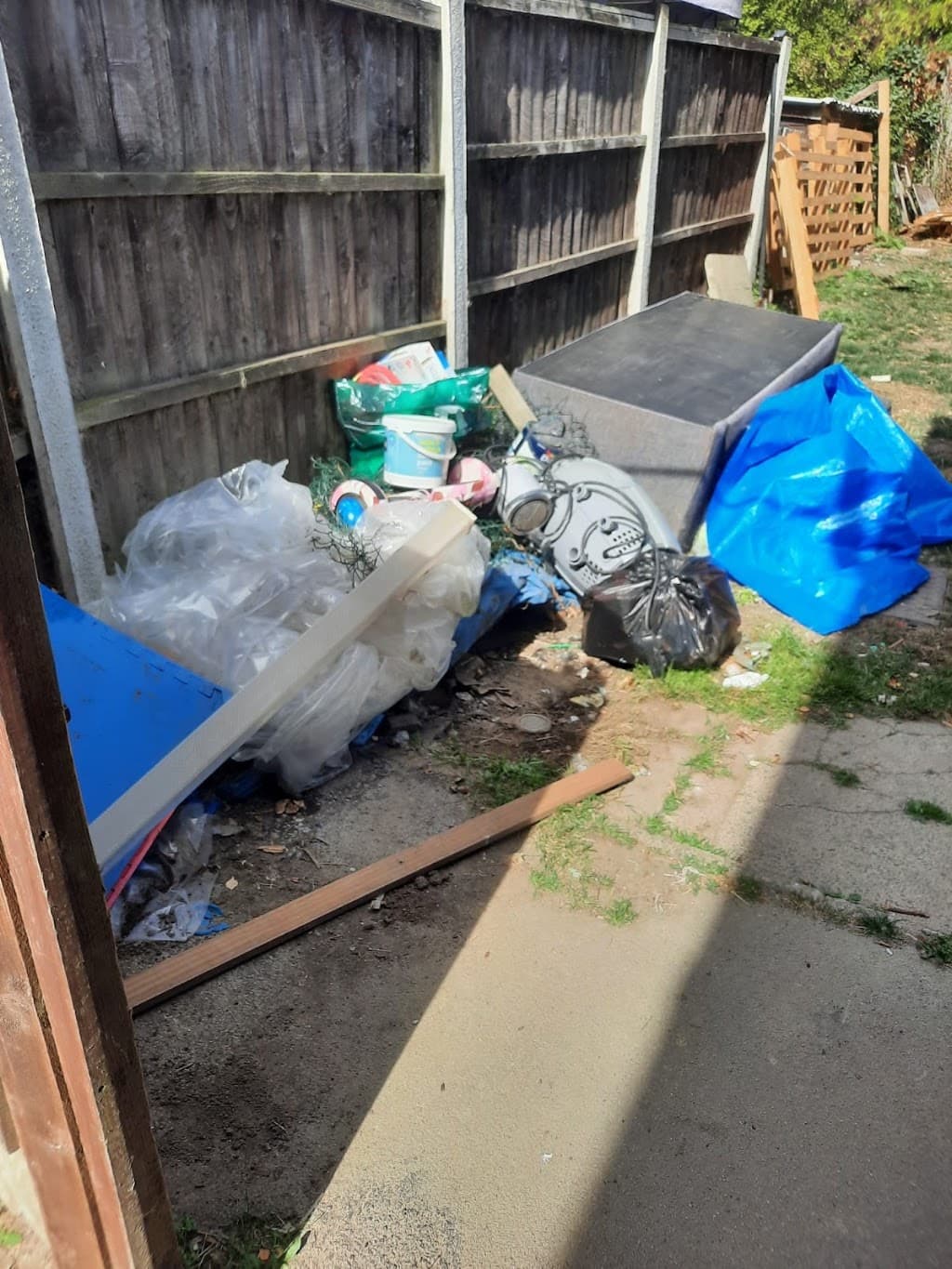 E Total Rubbish Clearance