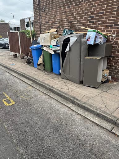 Get It Tidy Rubbish Removal — Customer photo
